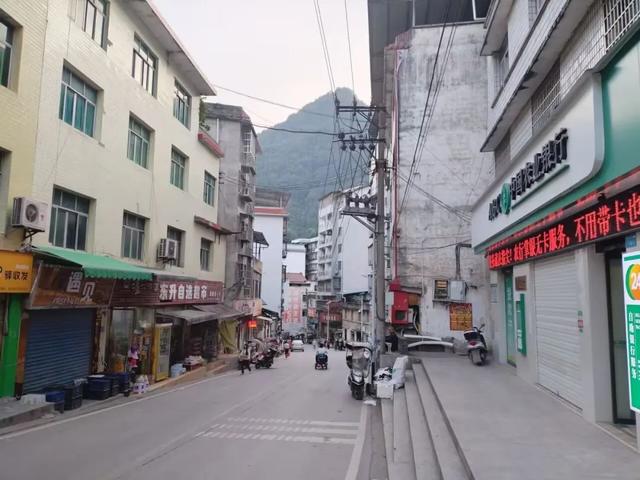 云阳沙沱，邻界巫溪