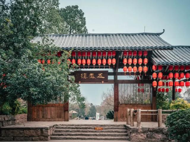 旅游攻略|成都十大必游古镇：交通路线+景点特色，强烈推荐！