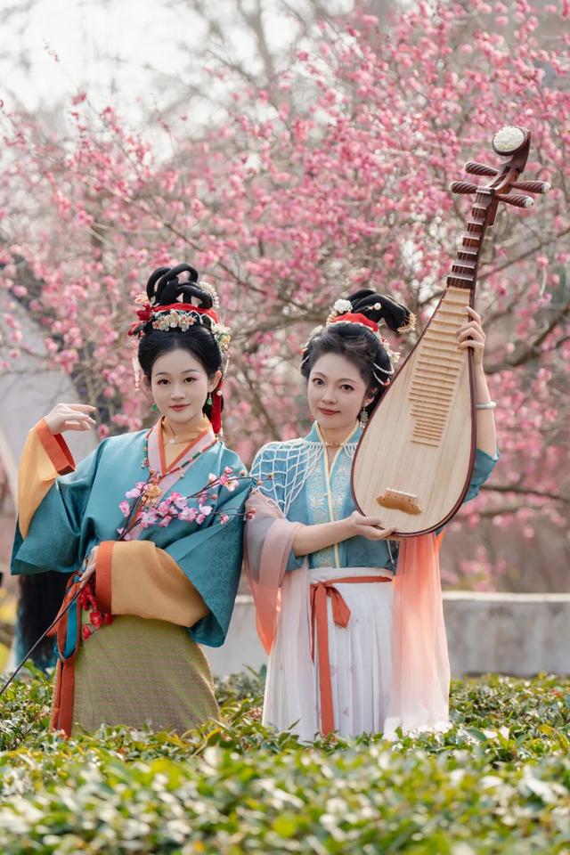 号外！十万梅花和一首诗在花乡茶谷等你！