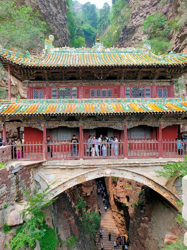 北京没料到，天津也没料到，如今的石家庄，怎么就成大家的新去处