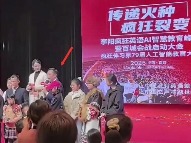 董宇辉致歉，一次口语翻车，引发轩然大波