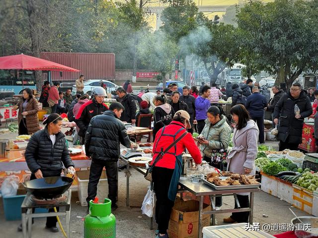 同兴枢纽站的下午场，藏着最浓的人间烟火 ！