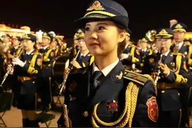 用迷彩，书写最绚烂的青春！图片