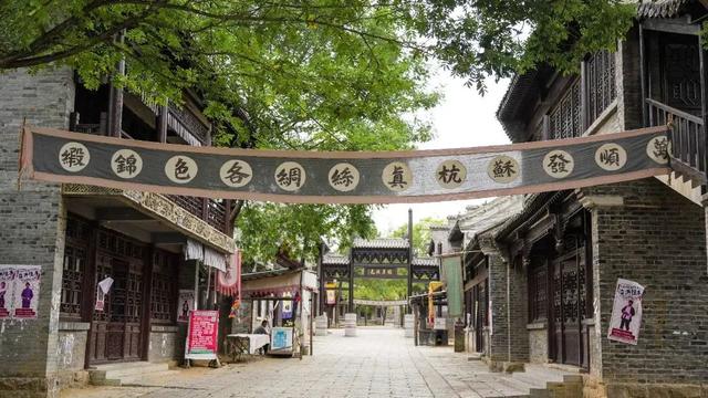 跟着《生万物》《我们的河山》吃遍临沂！解锁 “沂蒙文脉・舌尖奇遇之旅”