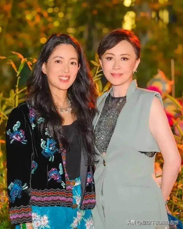 低调！头顶2000亿家产，老公有才有颜又有钱