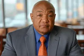 历史5大最佳重量级拳王出炉：乌西克第3、福尔曼第4，泰森落榜图片