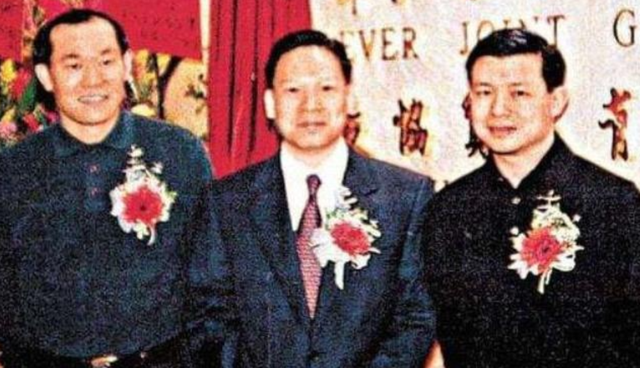“巨贪”行长余振东：携40亿逃往美国，引渡回国后却只被判了12年