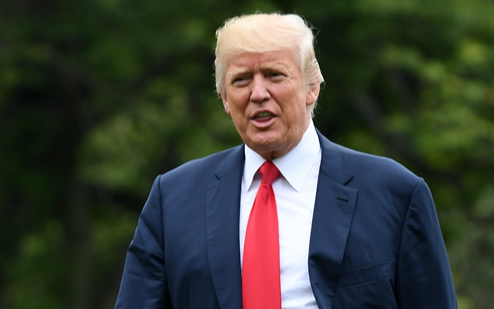 美方打来电话不到24小时，特朗普对华称呼就变了，明确拒绝当老二