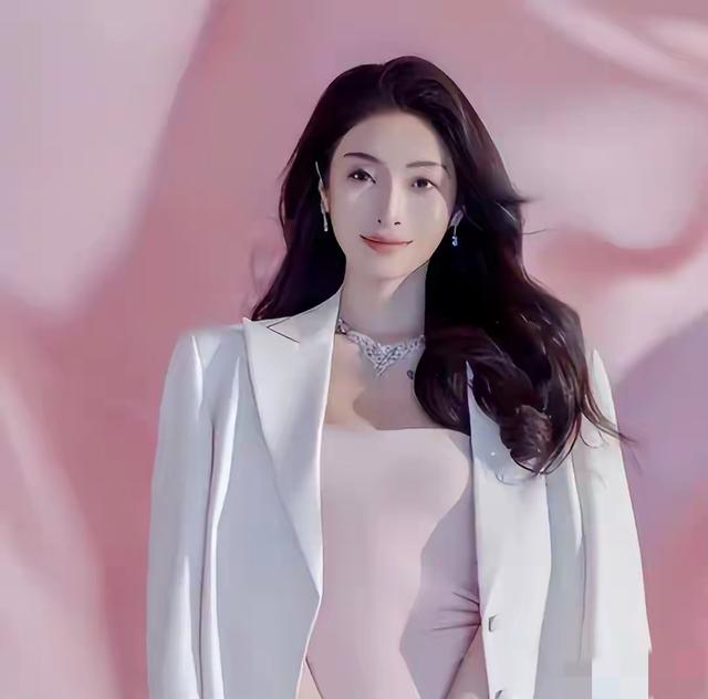 花50万“买英国精子生3娃”的山东女人，7年后现状曝光：她独美