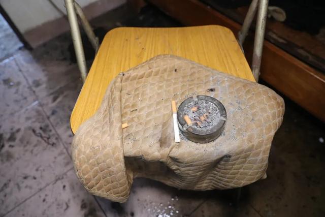 广东一男子在火灾中丧生，消防员赶到时火已被死者妻子用2盆水扑灭