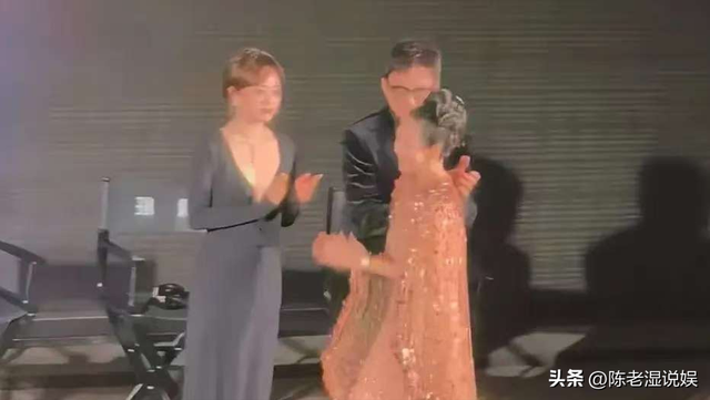 陪玩陪睡只是冰山一角，认干爹，舔手指，拜高踩低，实在荒唐！