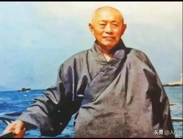 毛主席请巨赞法师进京，开国大典上	，天安门上唯一的僧人！