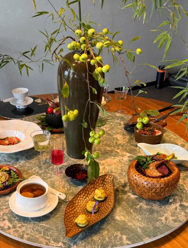 爬岳麓山99%的人都会错过的山巅茶食餐厅！我们找到了！