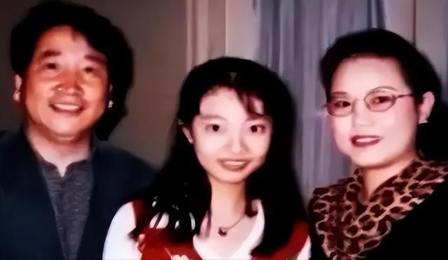 75岁的姜昆最大的遗憾，女儿46岁仍旧没有结婚养子成了他的骄傲。