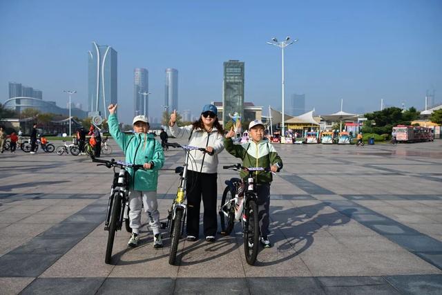 今天，骑遇日照，出发！他们共赴最美秋日！