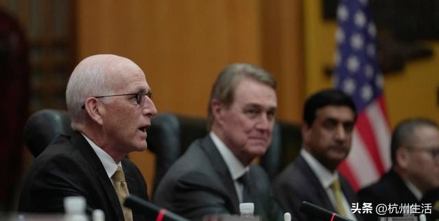 美议员访华赶上好时候，见证福建舰历史一幕，中方一席话语重心长