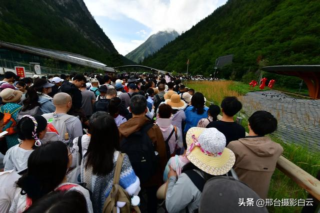 九寨沟:梦幻海子,人间绝色(图)