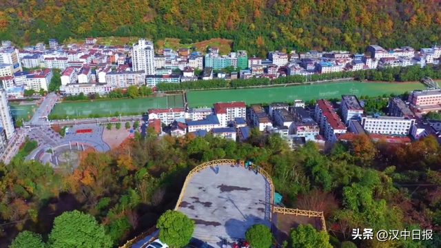 秋色浓度超标！汉中这座小城值得奔赴！