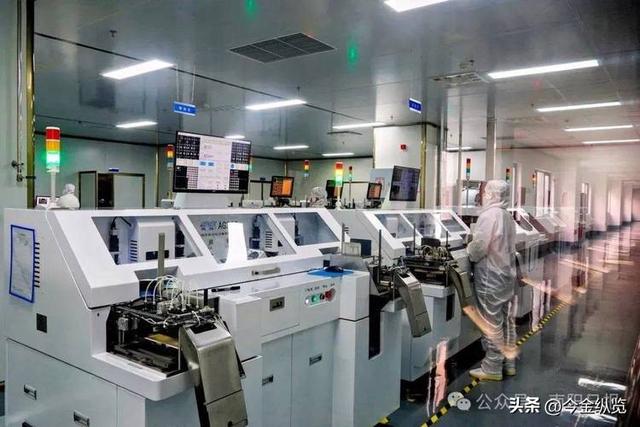 百度昆仑芯亮剑！两款AI芯片炸裂发布，彻底打破英伟达垄断野心！