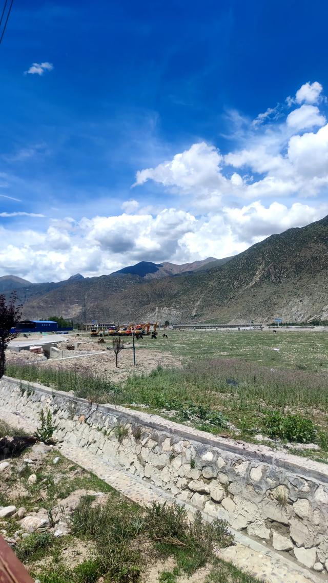 拉萨堆龙苯教直龙遗址,寺保留了吐蕃的残垣断壁,沧桑感扑面而来