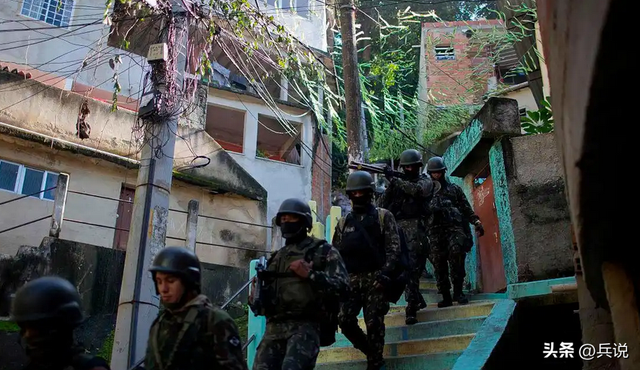 13线全面开火，泰柬冲突最大输家诞生，特朗普致电，中方终于发声