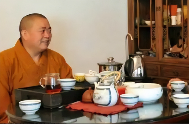 不查不知道一查吓一跳，掌管少林寺38年的释永信，私下到底多享受