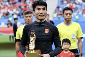 ​中国男足换帅，曝最高年薪1436万，宋凯做明智决定，黄健翔表态图片