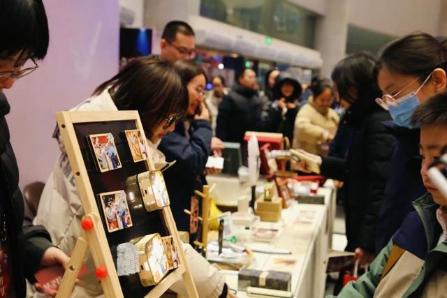 幕间喜「市」| 到剧场，看演出，逛市集！