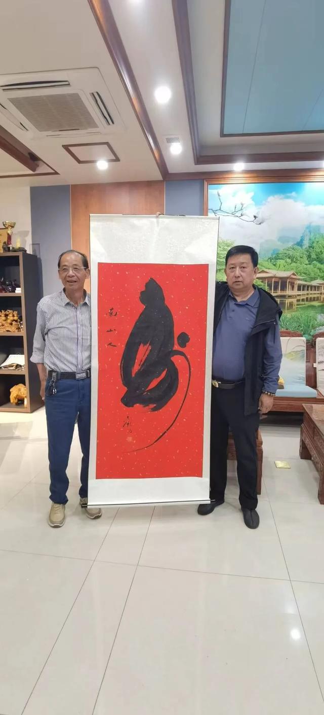 玉女峰上的猴寿印记：一座山的百年祈愿