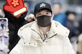 孙颖莎出行穿搭又火了，一万六的白色羽绒服被带成爆款图片