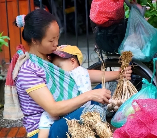 亚洲最穷国，落后中国30年，女性却惊人开放？很多土豪都想去定居
