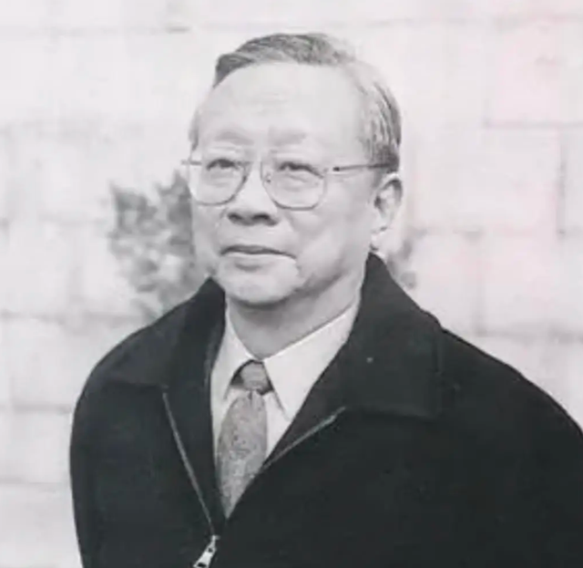 孙殿英先做土匪后挖清陵，其后代如何？儿子是万人敬仰的大人物