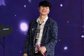 马龙，林高远看林俊杰演唱会 ，体育明星奔赴娱乐约会图片