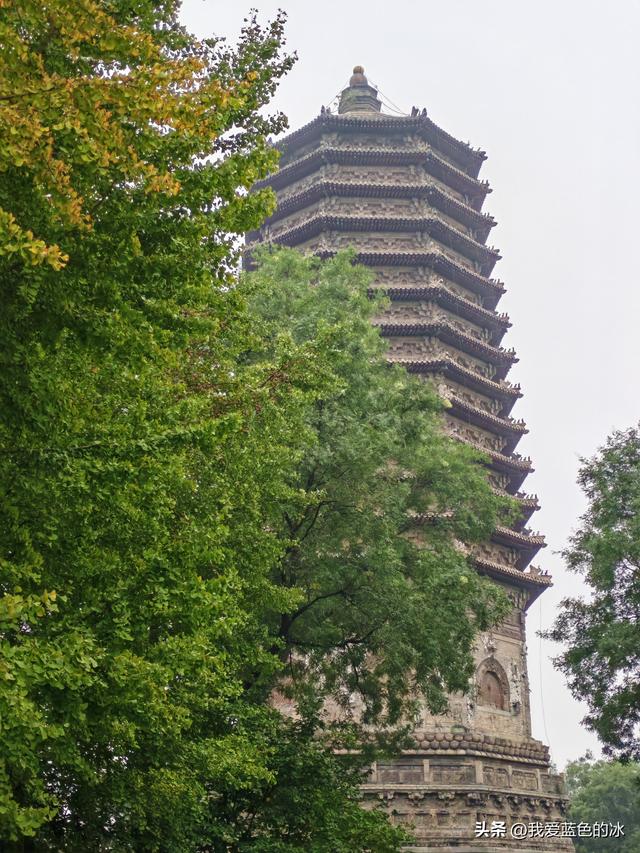 因为住得近，正好逛逛北京的玲珑塔公园