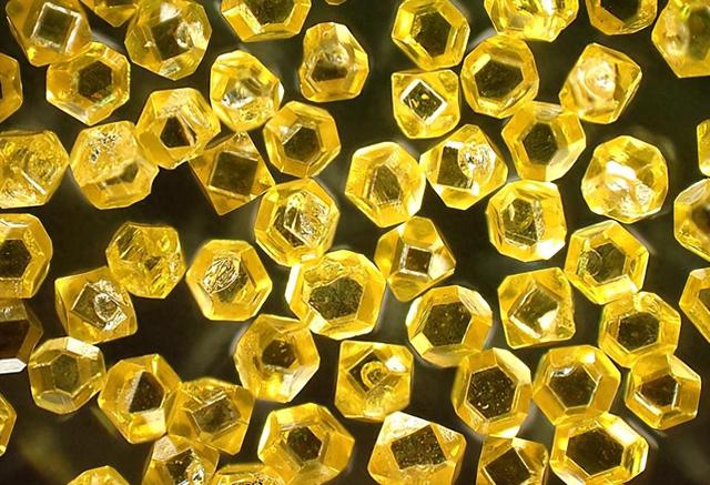 中国还有底牌？比稀土更狠的中国底牌，卡住美科技命门！