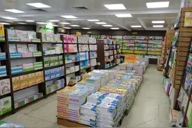教辅万千哪本好，请看这里做参考！权威专家提醒：材料来源一定要正规，应多到线下书店翻阅对比图片