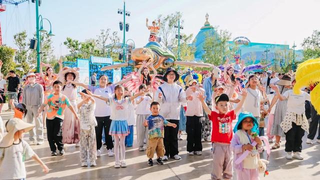 “人气”和“口碑”双丰收！郑州海昌海洋公园五一客流火爆，文旅消费热力升腾