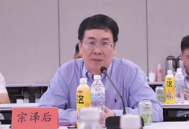 “私生子事件”还不到2天，宗馥莉亲叔叔坐不住了，指责她不厚道