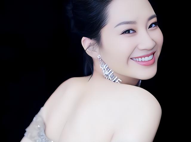 她一生 “风流成性、老少通吃”，撩汉无数	，现如今56岁却依旧单身