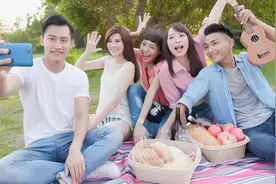 70后的同学聚会现状｜一半烟火、一半清欢图片