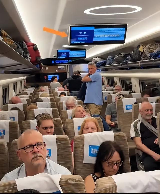 大量美国游客涌入中国，玩了几天后，不吹不黑，中国比美国强多了