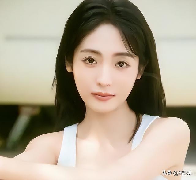好惨的女演员！她靠《生万物》爆红，却因悼念于朦胧，被全网痛批
