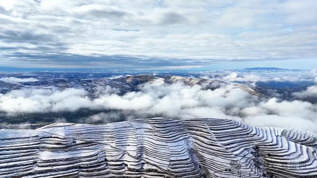 陇西：雪雾云山天地阔