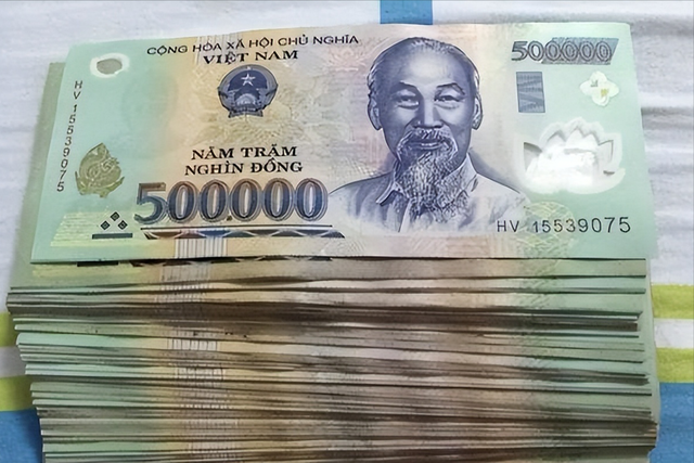 全面崩盘！执迷不悟走日本老路，亚洲第一个倒下的国家或将诞生？