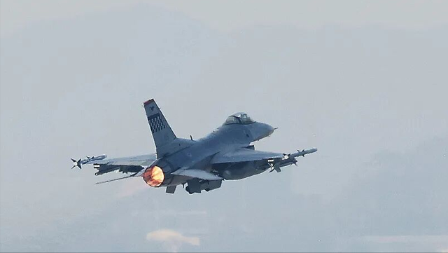 一百枚导弹从天而降，美军发起斩首行动，特朗普下令，英法表忠心