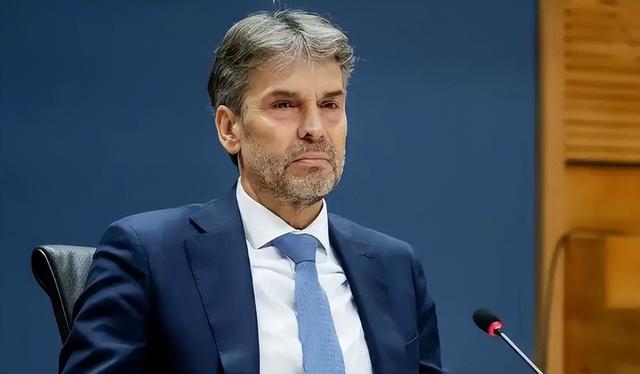 荷兰这回要成最大背锅侠！担不起芯片断供责任！甩锅给公司领导人