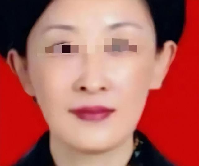 又揪出来一个巨贪，金额高达9.7亿	，首富夫人郝斌跨境逃亡失败了