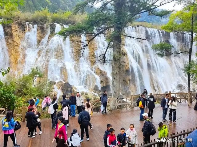 中国旅游版图重新洗牌！12省份收入破万亿，四川凭什么稳居榜首？