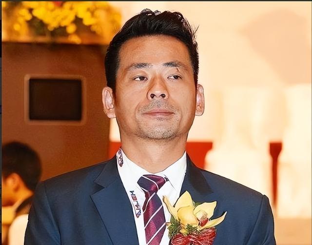 “第二代赌王”周焯华毁灭史，和那些被他睡过的女明星们！