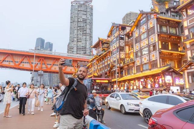 请3休12刷屏！高铁票抢疯了，中秋国庆旅游预订量爆涨超去年